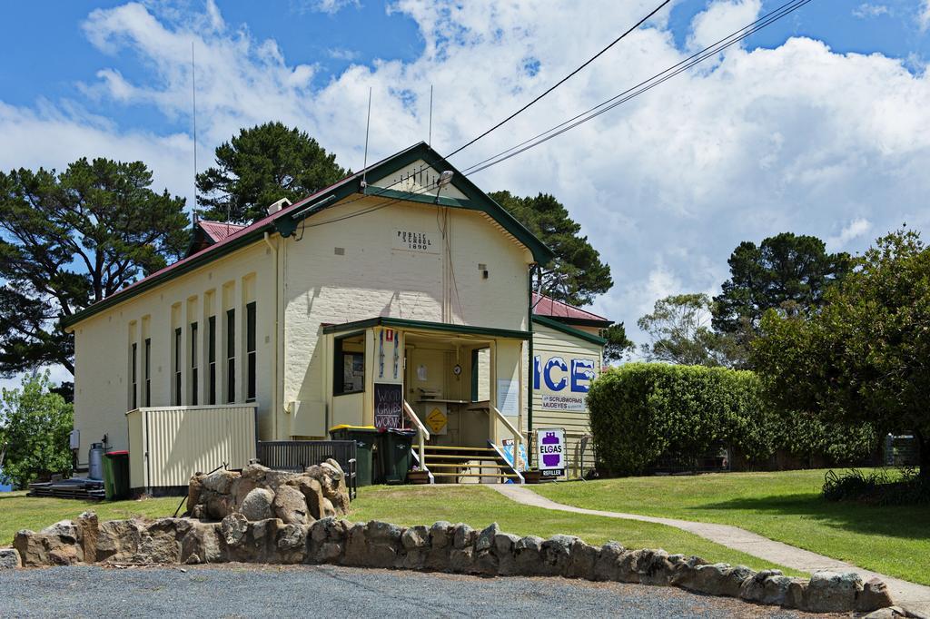 Rainbow Pines Tourist Caravan Park Adaminaby Buitenkant foto